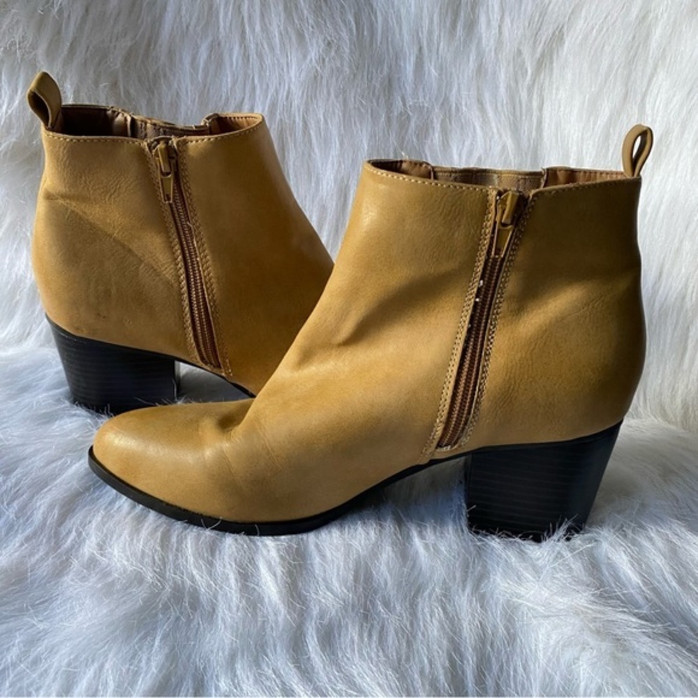 C est 1946 Women’s Ankle Bootie Boots Size 9M Side Zip pointed Toe - Picture 2 of 10